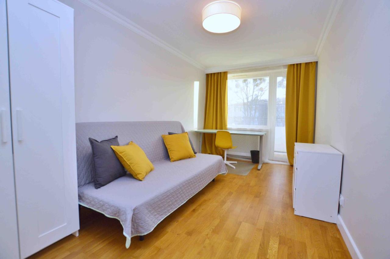 Spacious 3city With Bathtub In By Renters