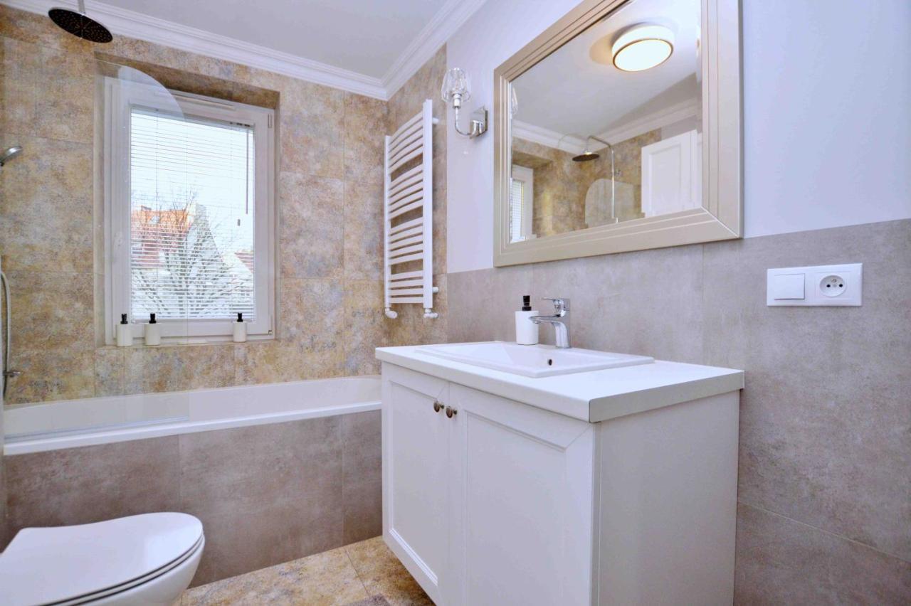 Spacious 3city With Bathtub In By Renters * Gdansk