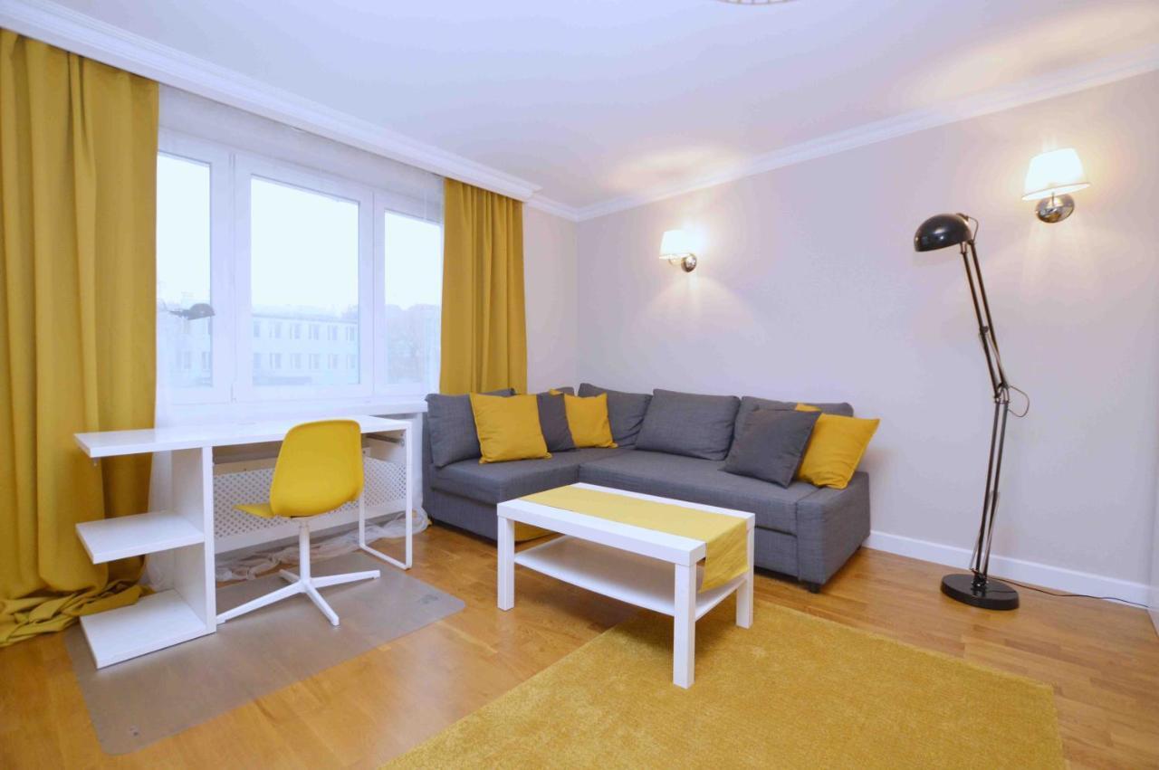 Apartment Spacious 3city With Bathtub In By Renters