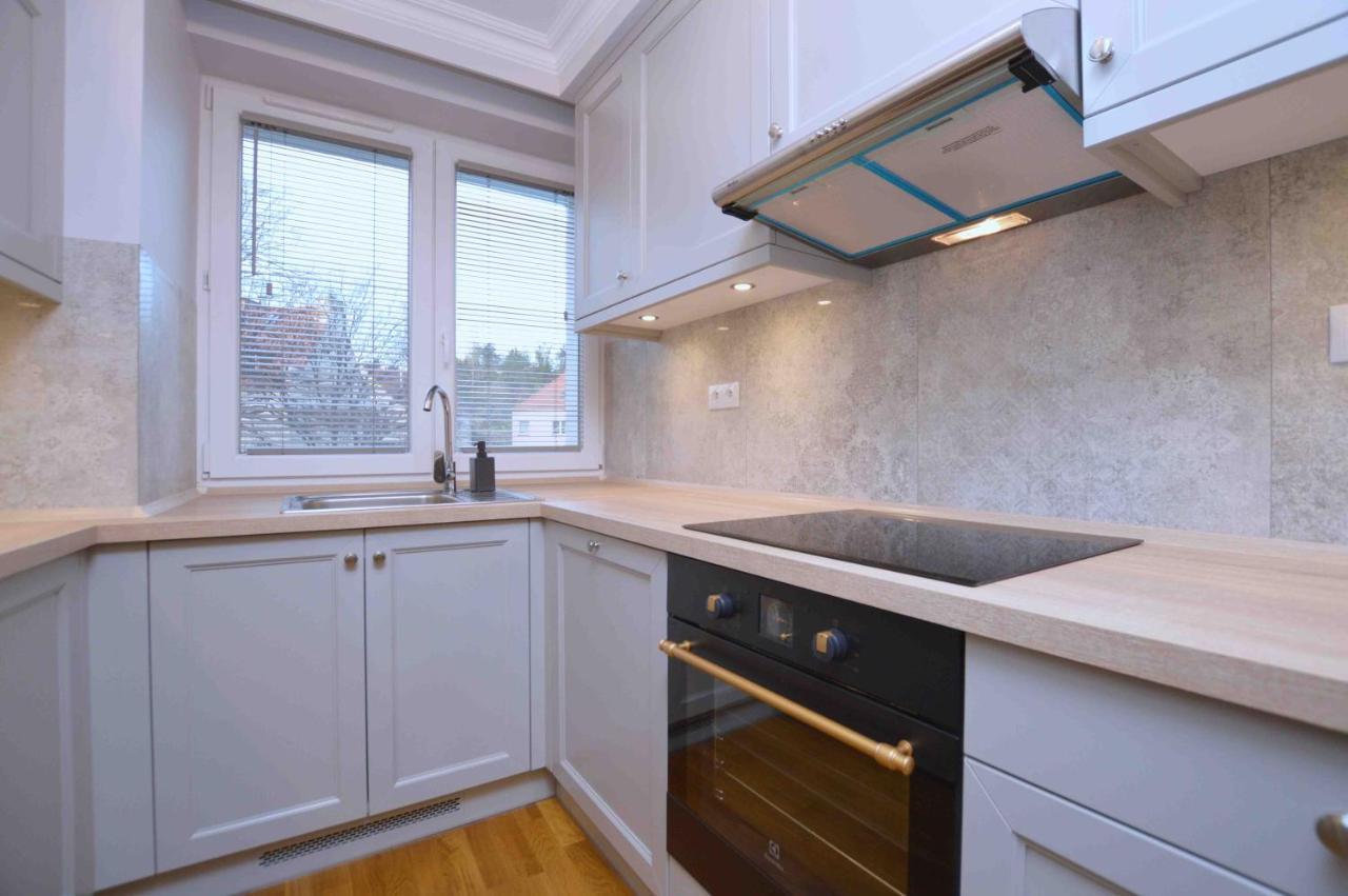 Spacious 3city With Bathtub In By Renters *